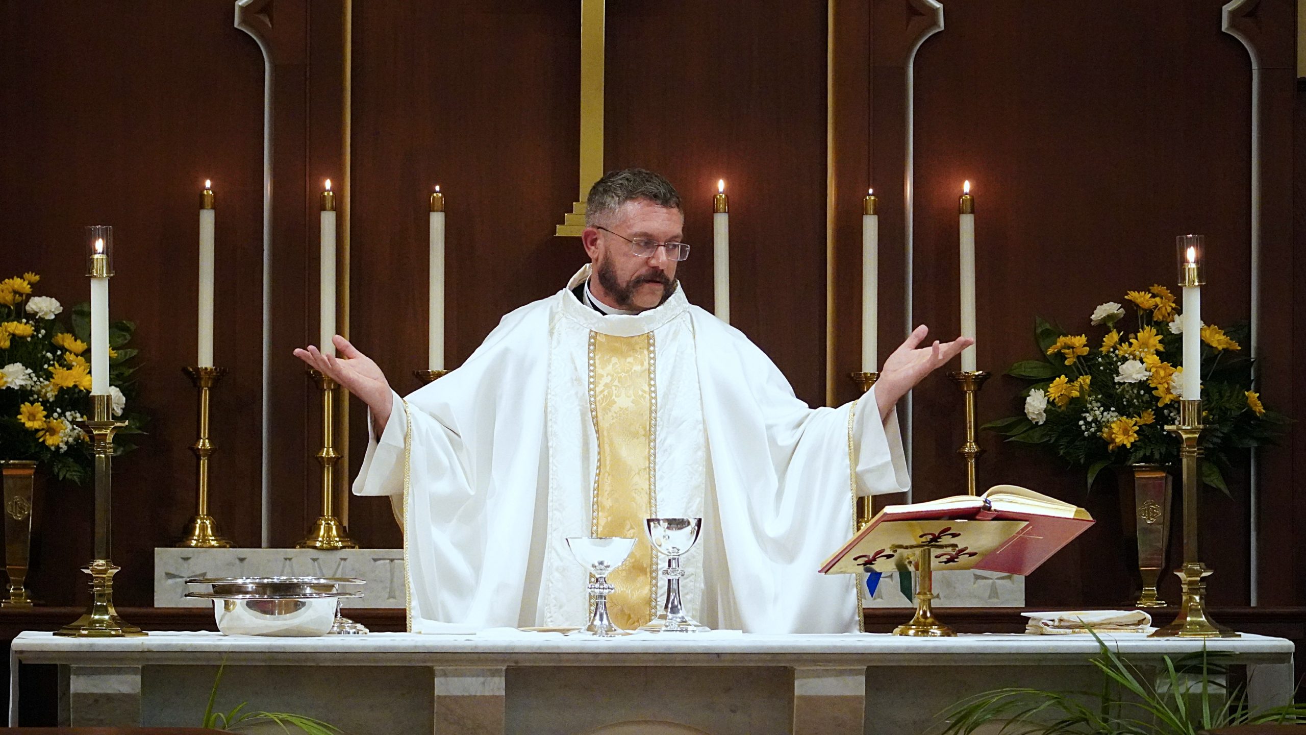 Photographs: Church of the Annunciation Welcomes the Rev. David Casey, O.P.